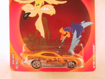 Hot Wheels Pop Culture 2013, Looney Tunes, '70 Pro Stock Camaro, Road Runner and Wile E. Coyote