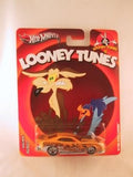 Hot Wheels Pop Culture 2013, Looney Tunes, '70 Pro Stock Camaro, Road Runner and Wile E. Coyote